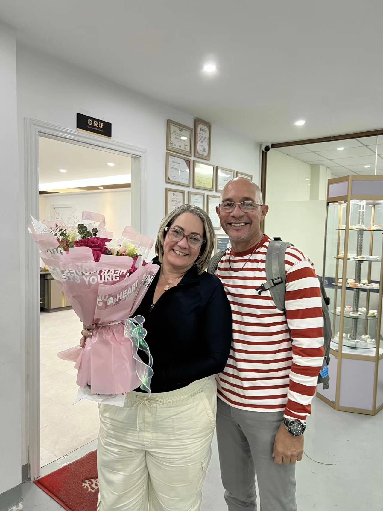 Derniers blogs de l'entreprise sur Bienvenue aux clients pour visiter le laboratoire Joydenta