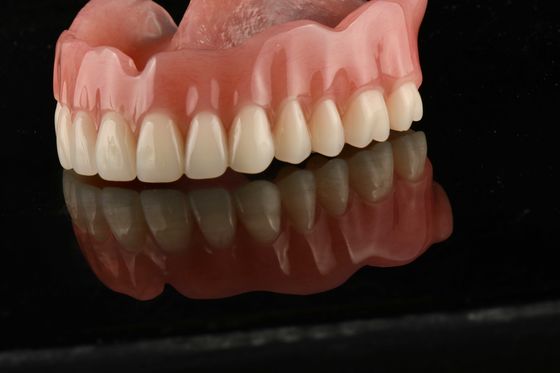 Dentistes acryliques résistants aux odeurs Prothèses dentaires amovibles Pour le remplacement des dents naturelles