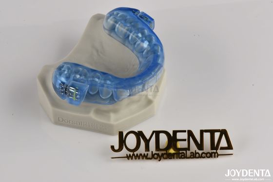 Une boîte à lèvres transparente, flexible, pour les ronflements, un protecteur pour le sommeil.
